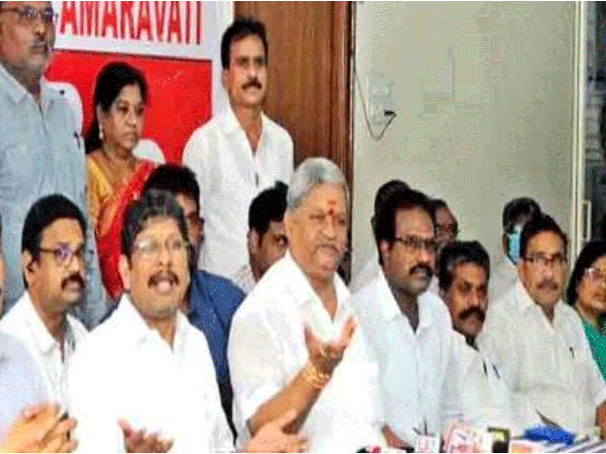 అధికారుల ఒత్తిళ్లకు లొంగబోం : ఏపీ ఉద్యోగ సంఘాల నాయకులు