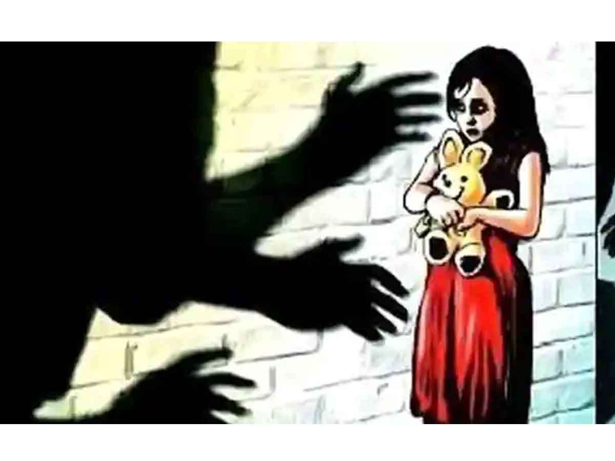 దారుణం.. బాలికపై లైంగిక దాడికి యత్నం
