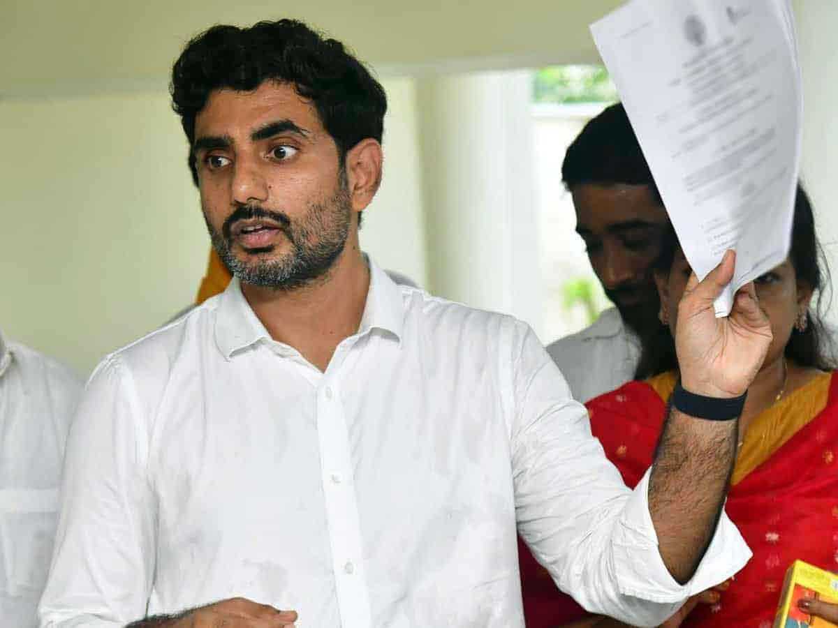 ఏపీలో విద్యా సంస్థల సెలవులు పొడిగించాలి : నారా లోకేశ్‌