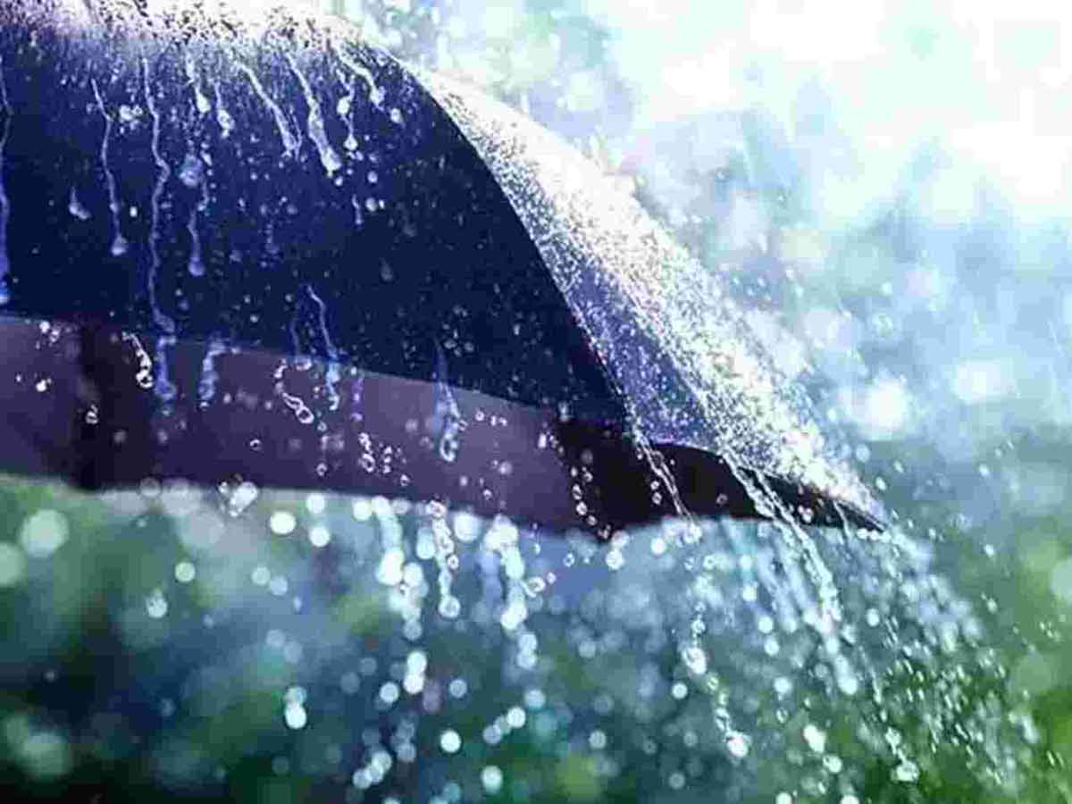 విజయవాడలో భారీ వర్షం..రైతుల్లో ఆందోళన