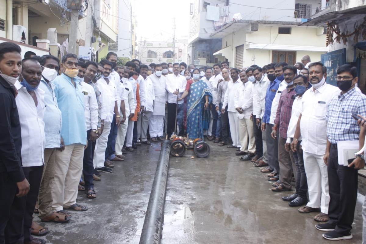 Long term problems | దీర్ఘకాలిక సమస్యల పరిష్కారానికి ప్రాధాన్యత : ఎమ్మెల్యే కాలేరు వెంకటేశ్‌