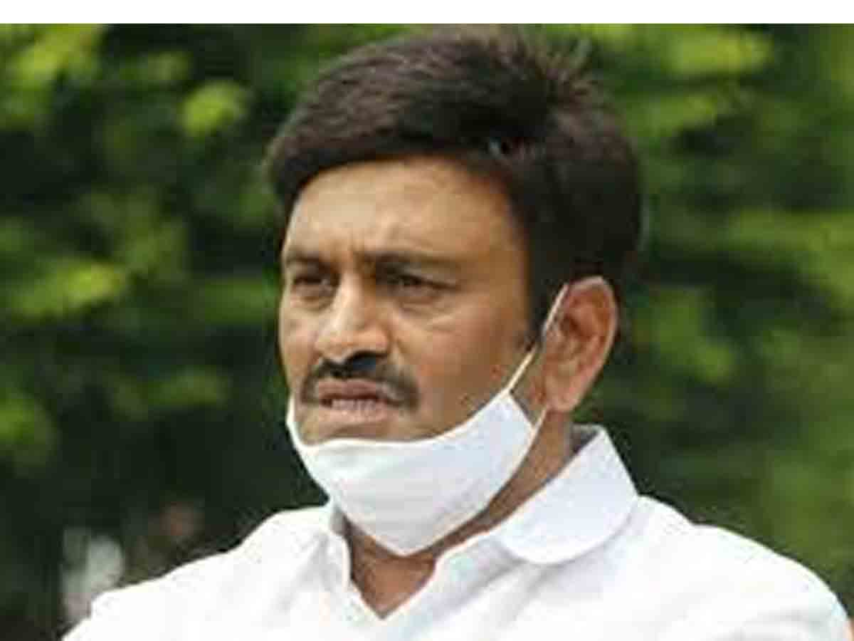 ఏపీలో రివర్స్‌ పీఆర్సీకి వ్యతిరేకంగా రేపు వైసీపీ ఎంపీ దీక్ష..