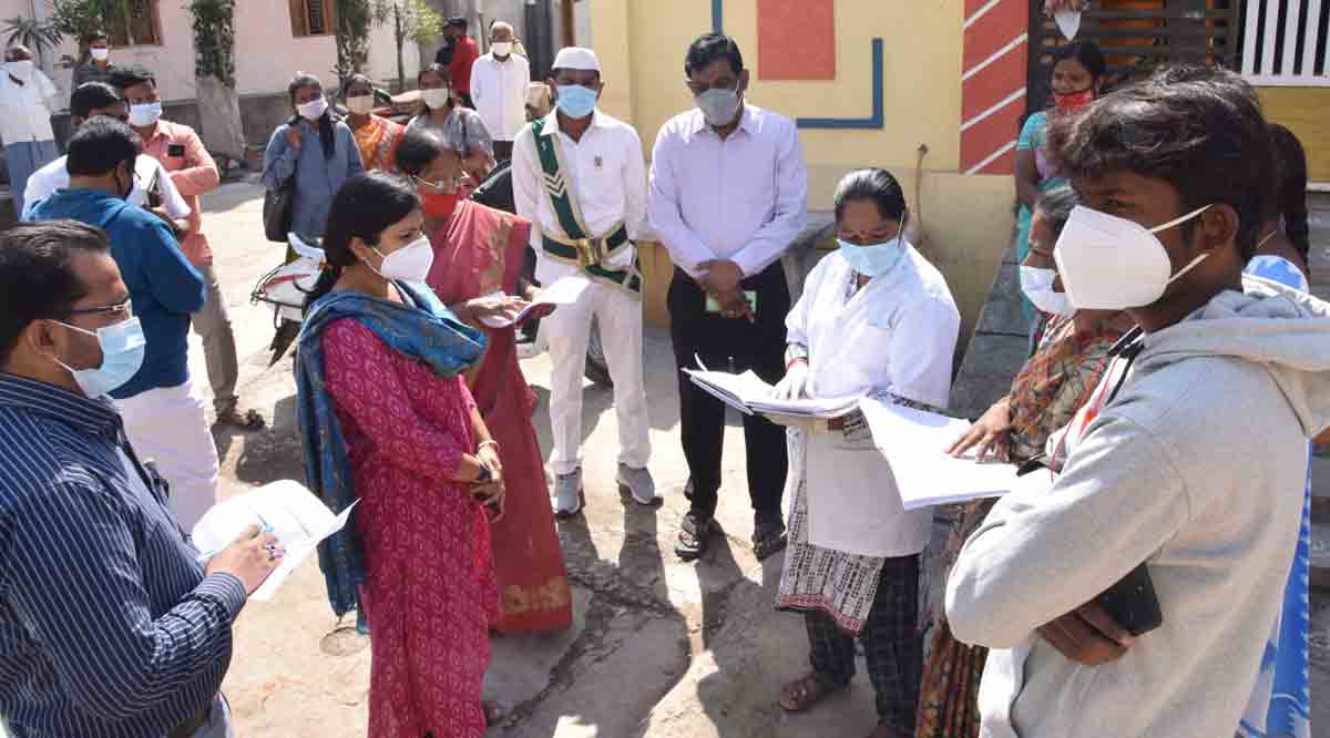 ఆరోగ్య సర్వేను వేగిరం చేయాలి : కలెక్టర్‌ సిక్తా