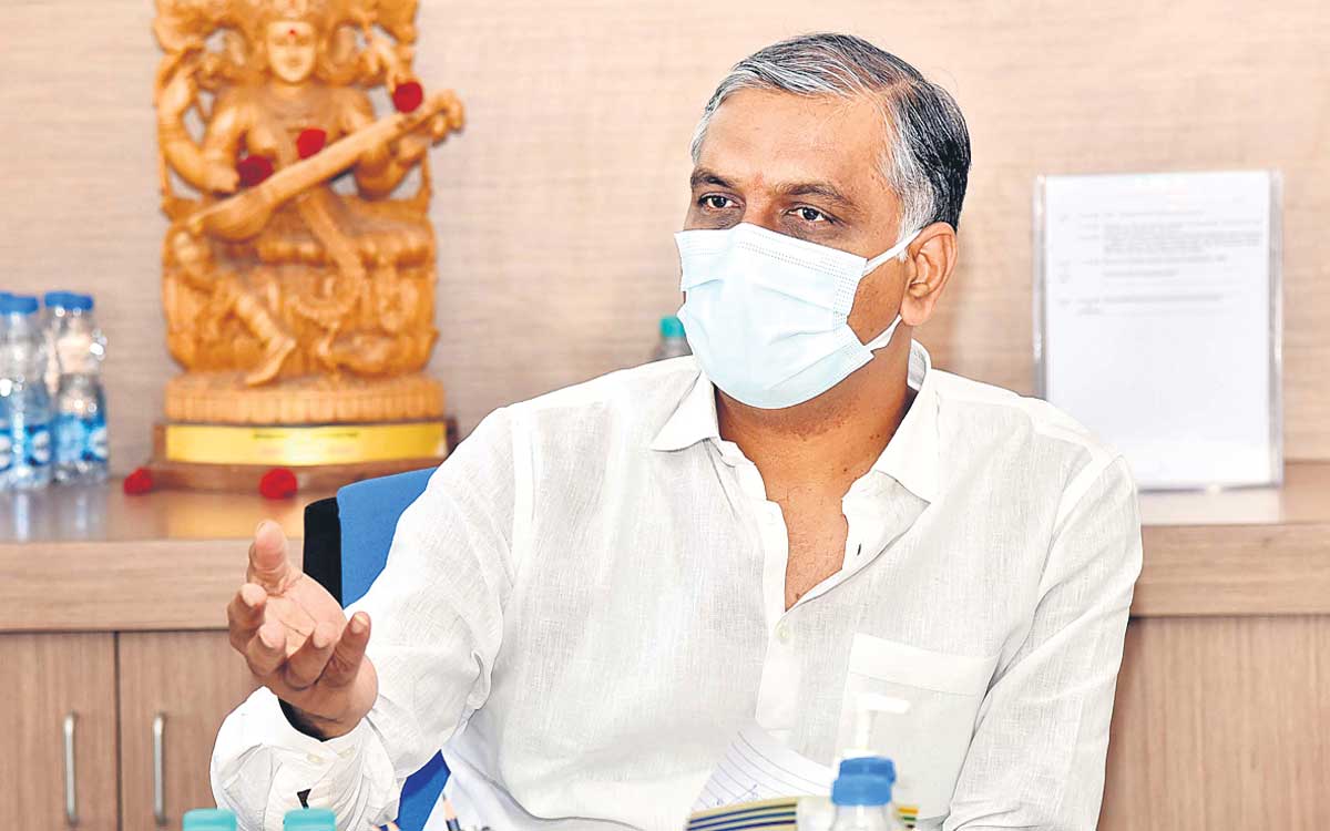 బకాయిలు ఎప్పుడిస్తరు?.. కేంద్రం 900 కోట్లు బాకీ