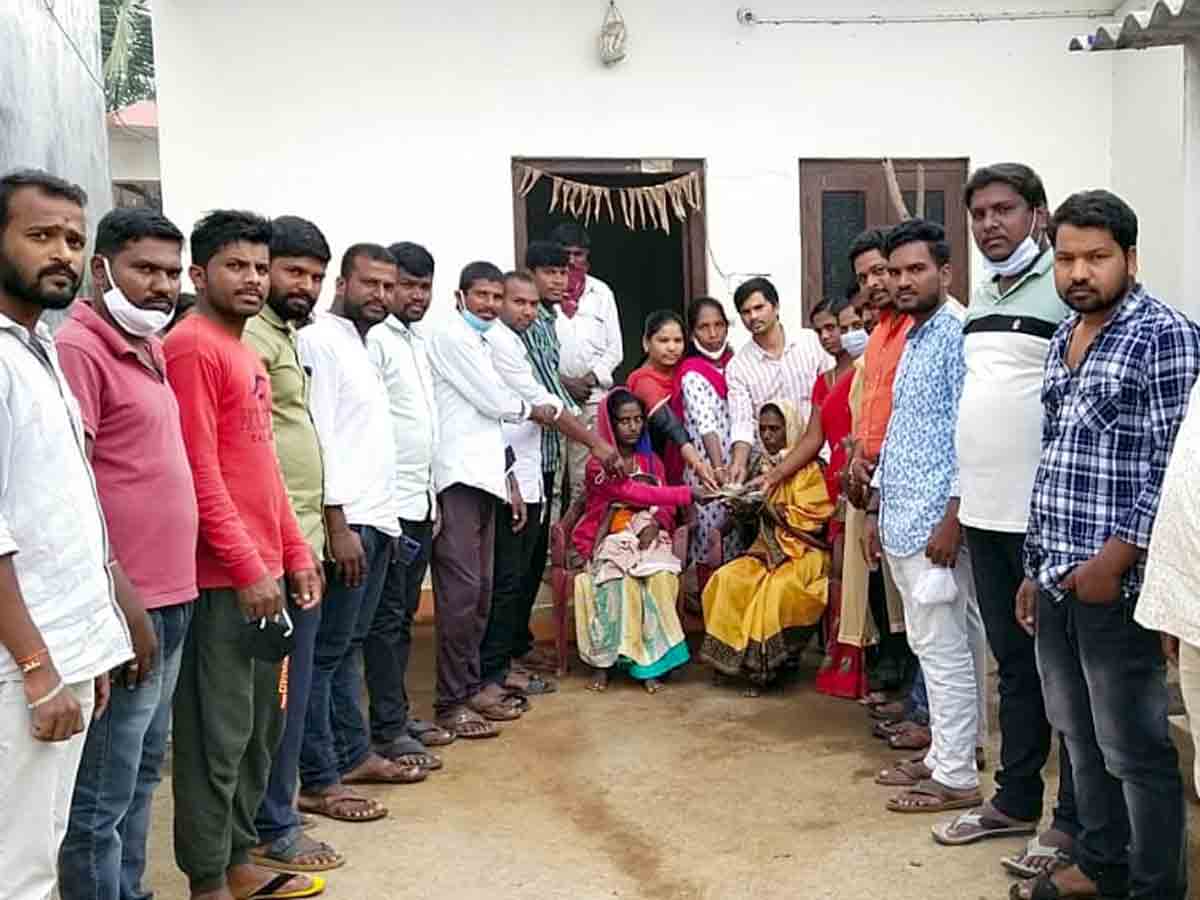 Kadthal : మిత్రుడి కుటుంబానికి అండగా క్లాస్‌మెట్స్‌..