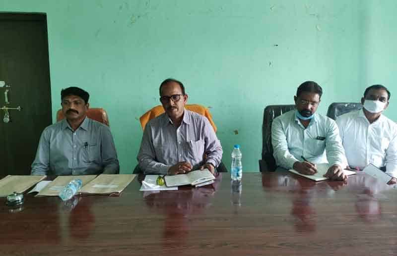 గొర్రెల కొనుగోలులో అక్రమాలకు పాల్పడితే చర్యలు