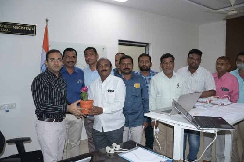 జిల్లా అభివృద్ధిలో ఉద్యోగుల పాత్ర కీలకం