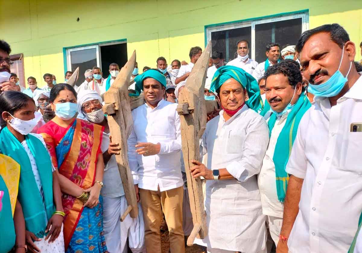 రైతు బాంధవుడు సీఎం కేసీఆర్‌