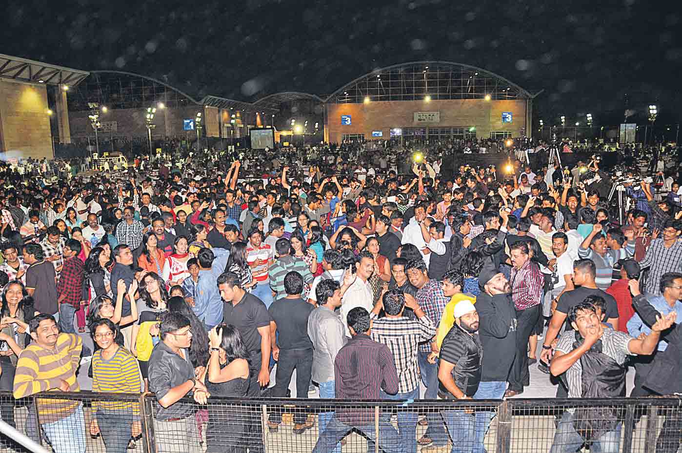 31న దావత్‌.. ఇండ్లల్లోనే ఎక్కువ