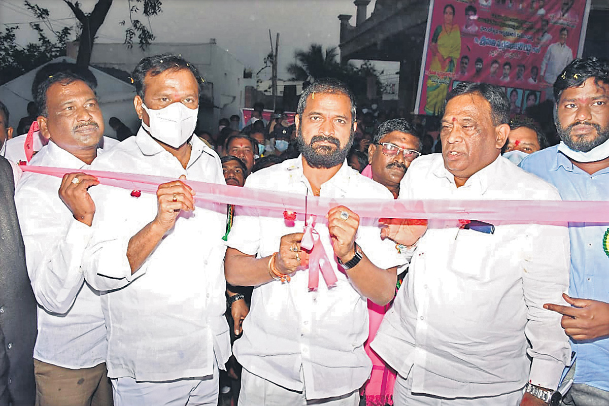 అల్లీపురంలో ఇండోర్‌ స్టేడియం ప్రారంభం