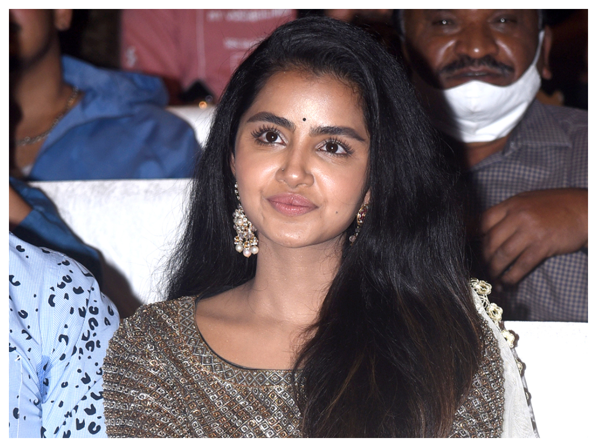 Anupama Parameswaran | రౌడీ బాయ్స్ మూవీ మ్యూజికల్ ఈవెంట్‌లో అనుపమ పరమేశ్వరన్..