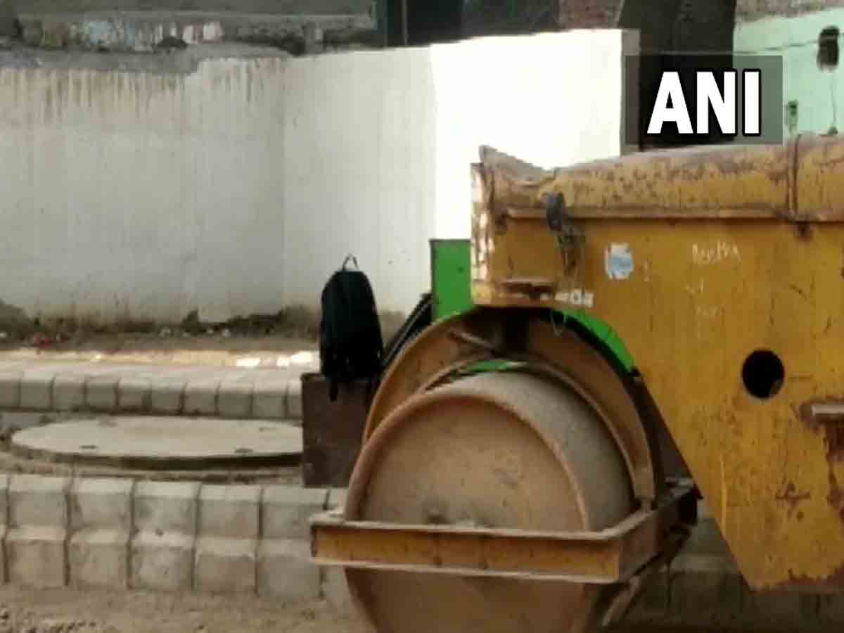 పోలీసుల‌ను ఉరుకులు పెట్టించిన… అనుమానాస్ప‌ద బ్యాగులు