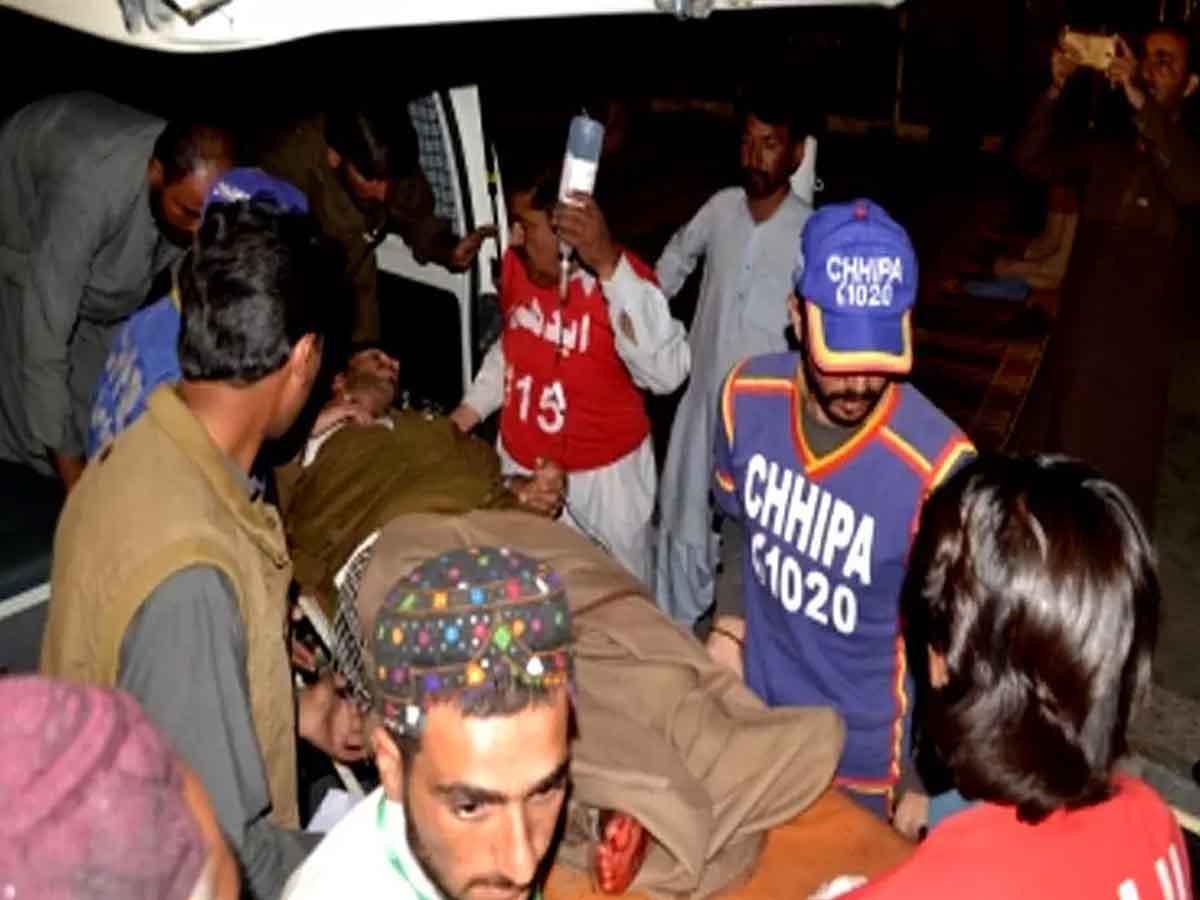 బలూచిస్థాన్‌లో గ్రనేడ్ దాడి, 17 మందికి గాయాలు