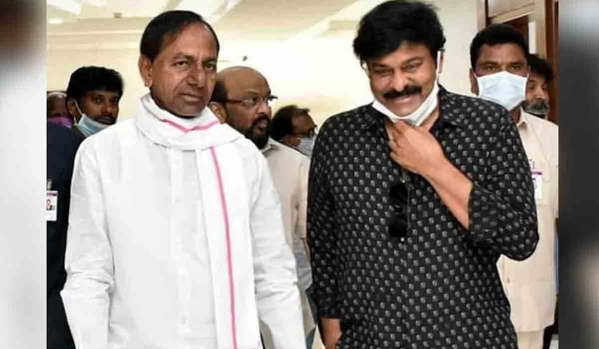మెగాస్టార్‌ చిరంజీవిని ఫోన్‌లో పరామర్శించిన సీఎం కేసీఆర్‌