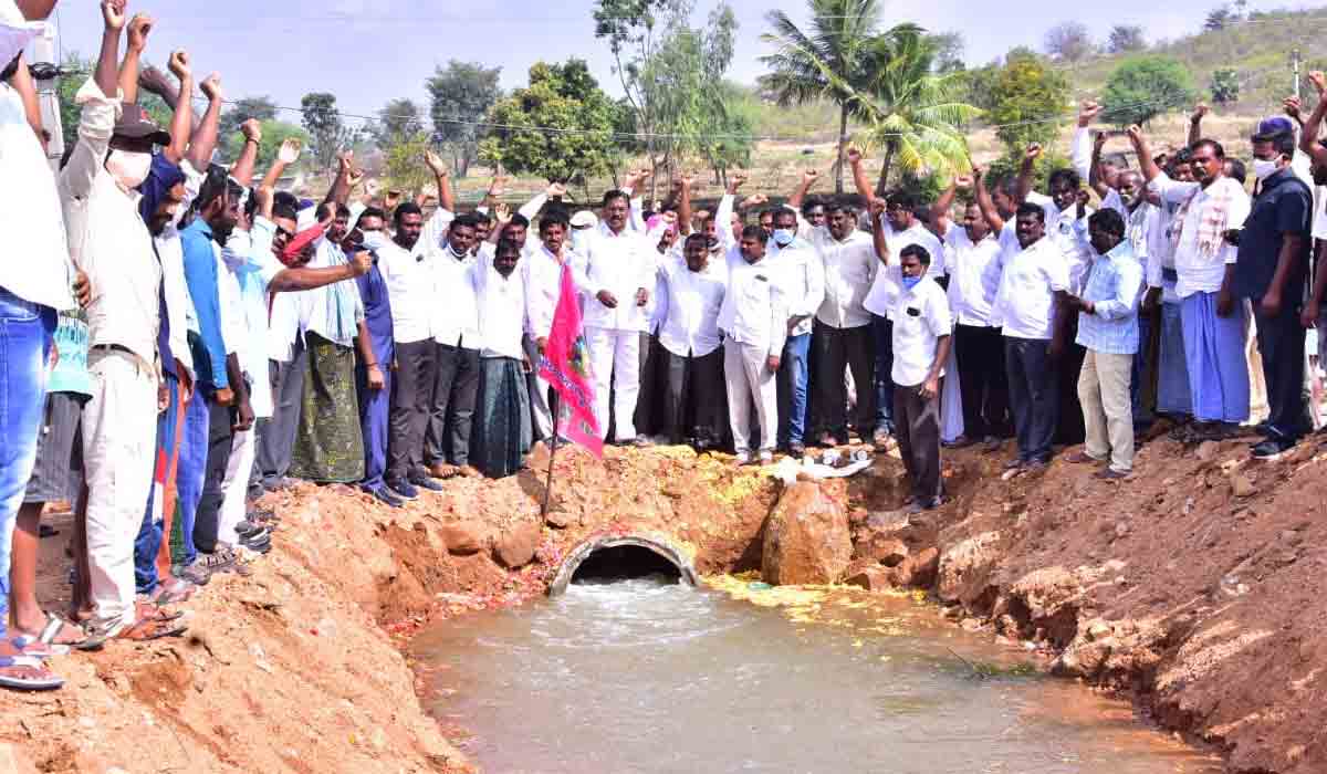సుభిక్షంగా తెలంగాణ ప‌ల్లెలు : మంత్రి నిరంజ‌న్ రెడ్డి