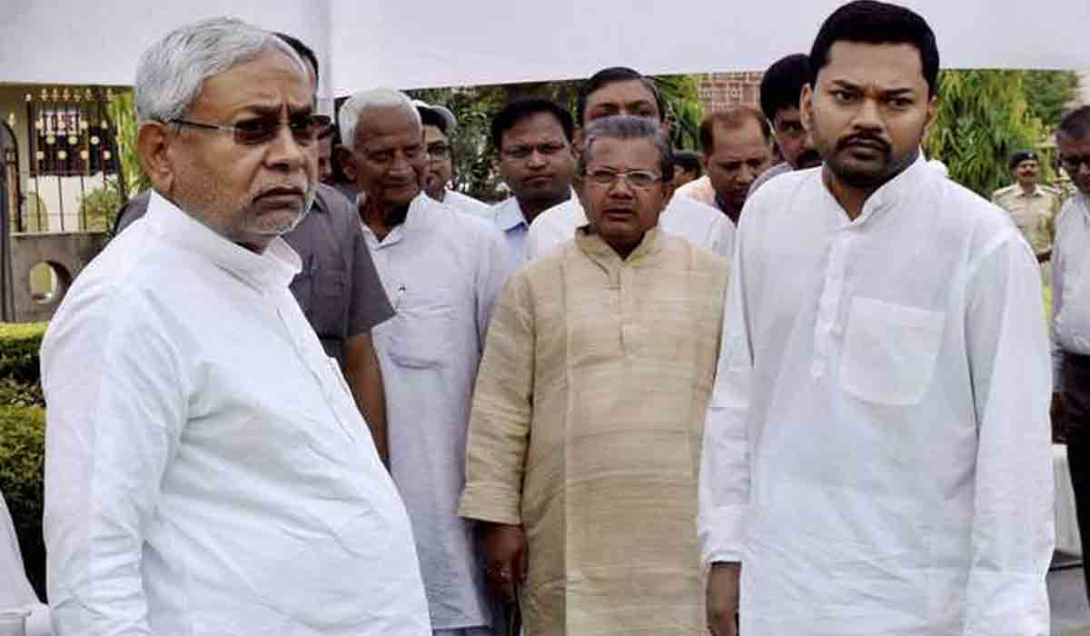 సీఎం కన్నా అతని కుమారుడు ఐదింతల ధనవంతుడు