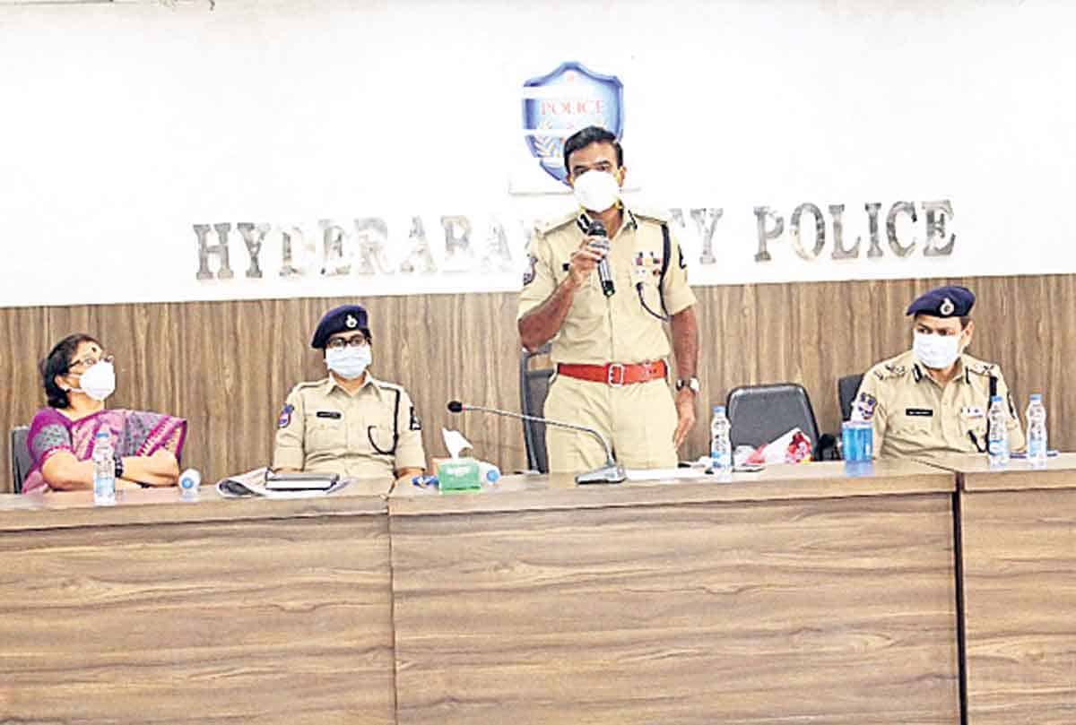 మాస్కు లేకుంటే రావద్దు..!