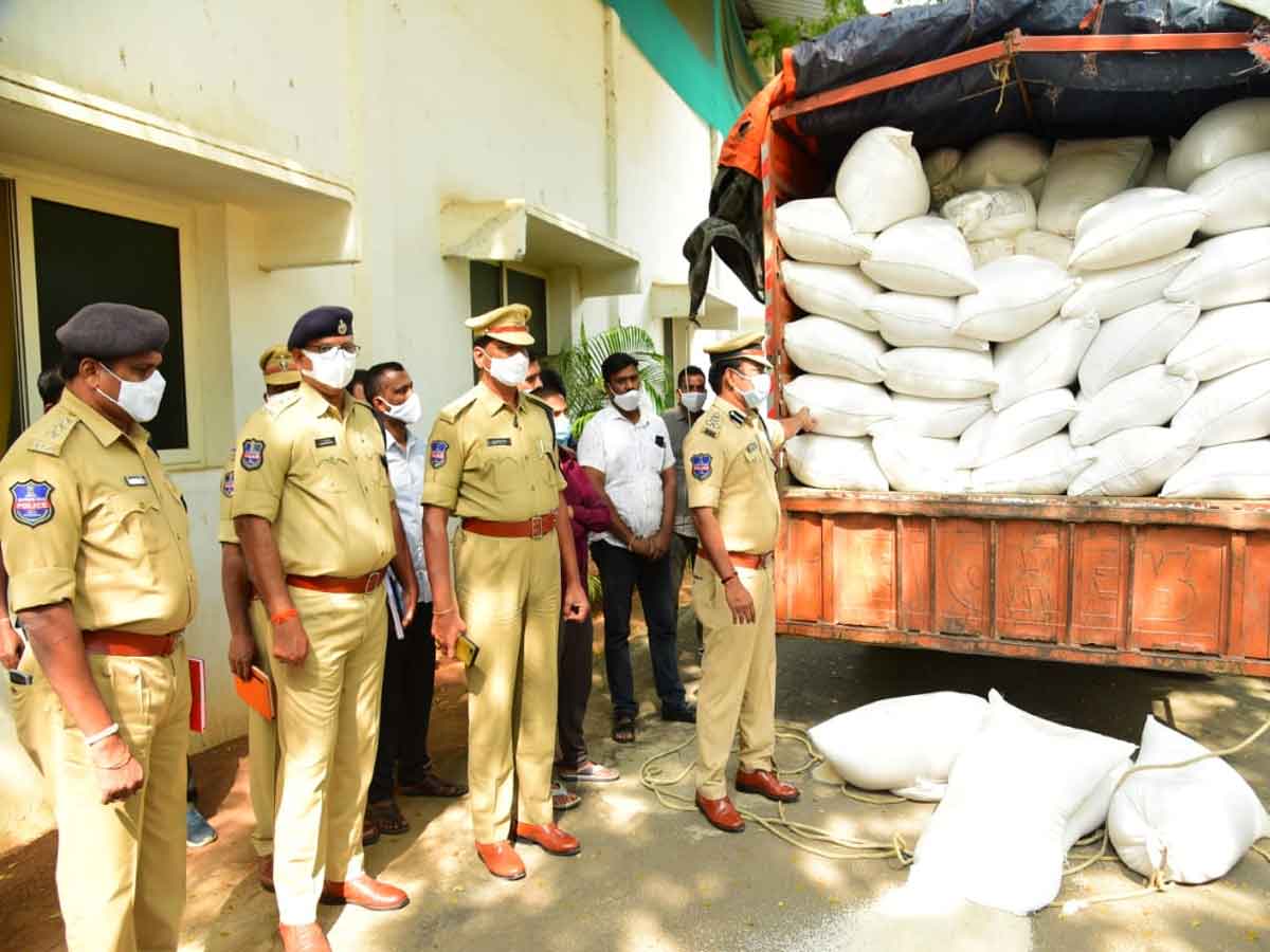 రేషన్‌ బియ్యం అక్రమ రవాణాదారులపై పీడీ యాక్ట్‌‌: కమిషనర్‌ సత్యనారాయణ