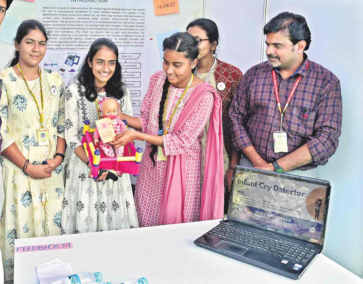 ఎందుకేడుస్తున్నారో చెప్పేస్తుంది!