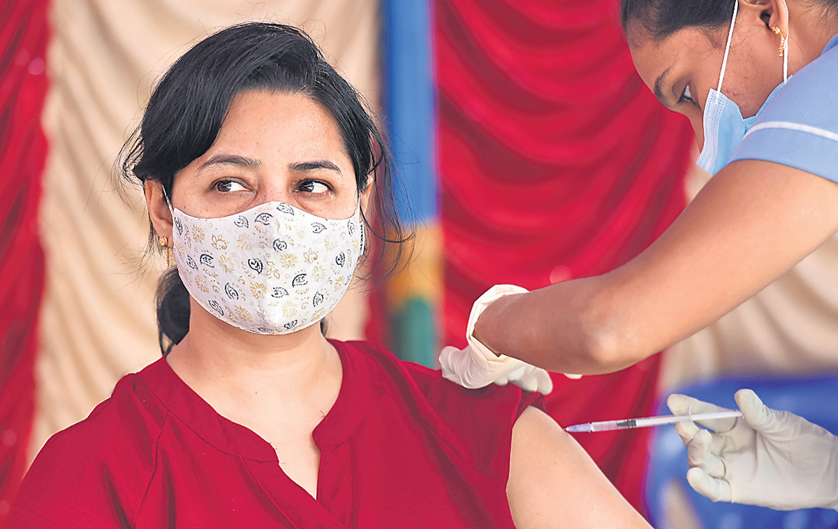 కరోనా వస్తే.. 3 నెలల తర్వాతే టీకా