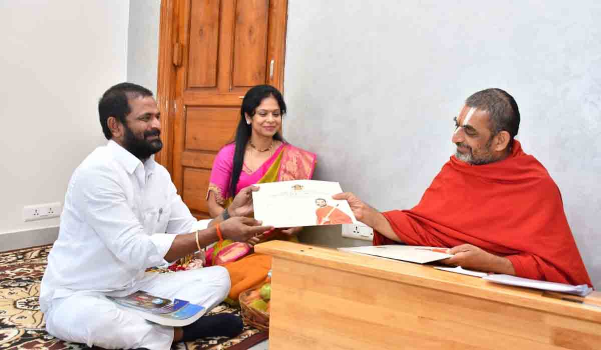 చిన్న‌జీయ‌ర్ స్వామిని క‌లిసిన మంత్రి శ్రీనివాస్ గౌడ్