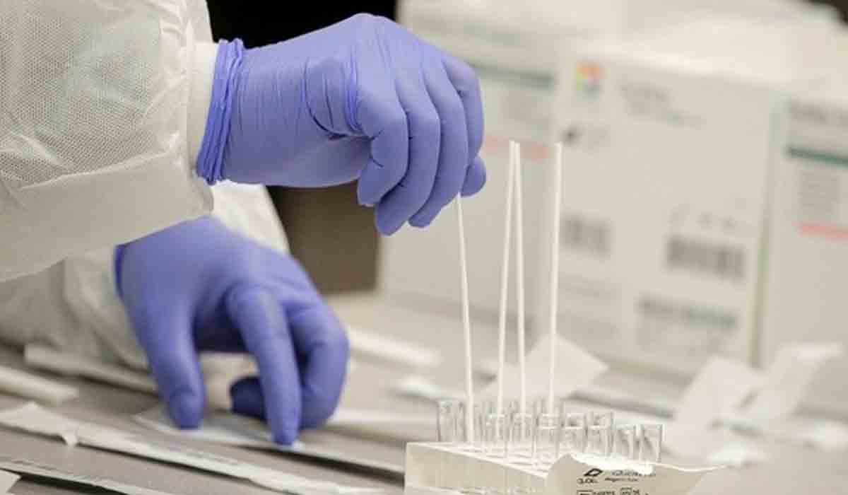 ఆరు ద‌వాఖాన‌ల్లో 143 మంది హెల్త్ వ‌ర్క‌ర్ల‌కు క‌రోనా..!