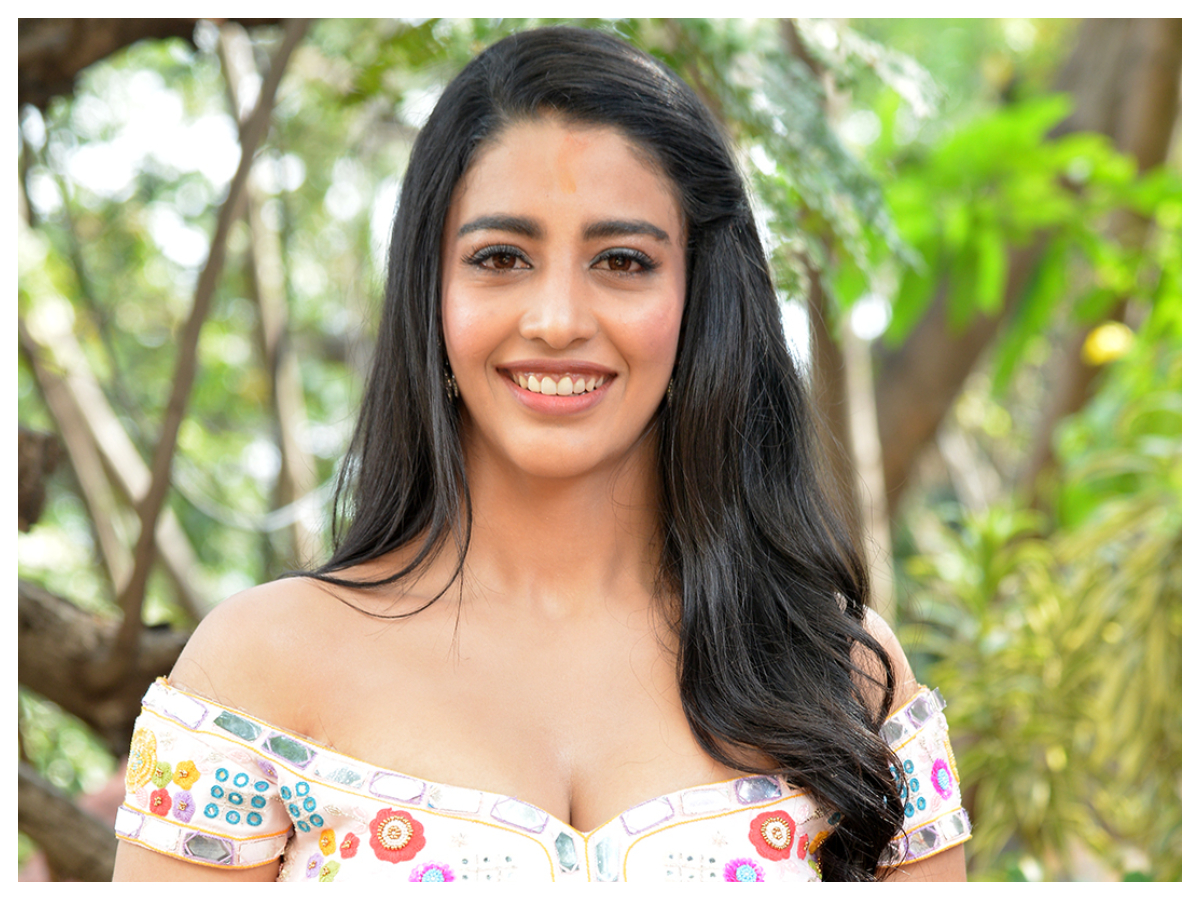 Daksha Nagarkar | దక్ష నాగర్కర్ గ్లామరస్ ఫొటోస్..