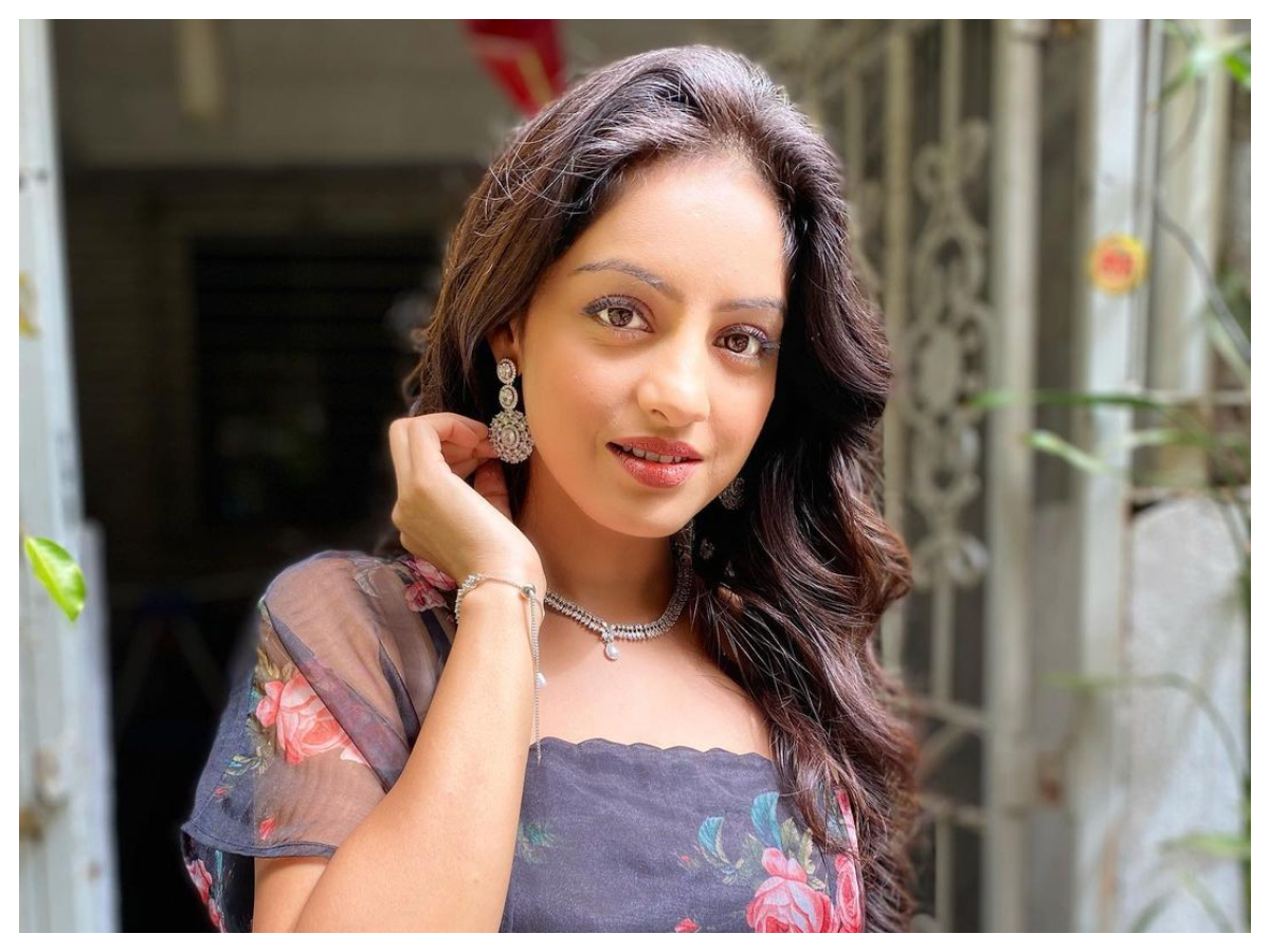 Deepika Singh Goyal | దీపికా సింగ్ అందాలు అదరహో..