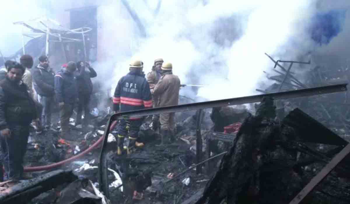 ఢిల్లీలో భారీ అగ్నిప్రమాదం.. 58 దుకాణాలు దగ్ధం