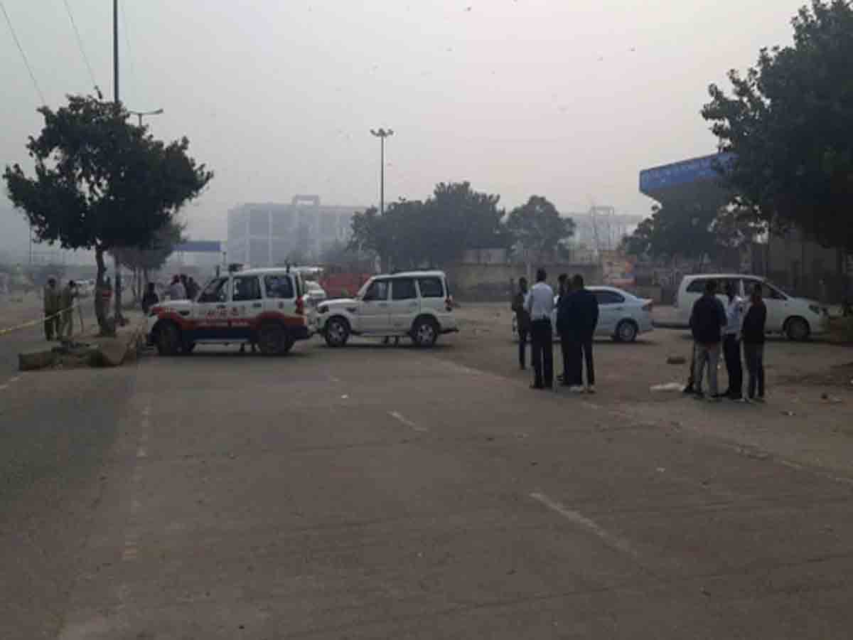 ఢిల్లీ పూల మార్కెట్‌ వద్ద కలకలం… బ్యాగులో బాంబు లభ్యం