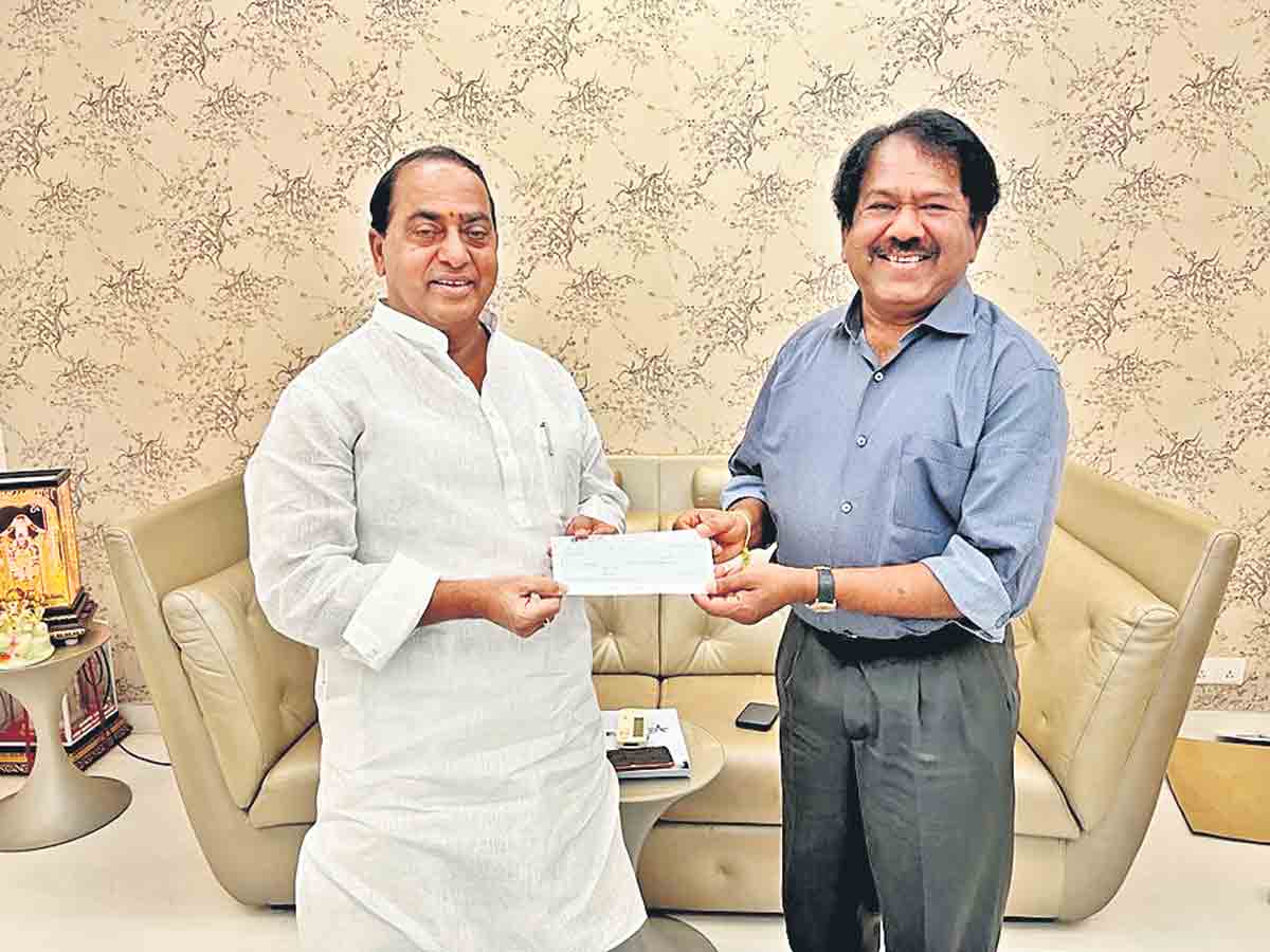 ఎన్నారై పైళ్ల మల్లారెడ్డి విరాళం 50 లక్షలు