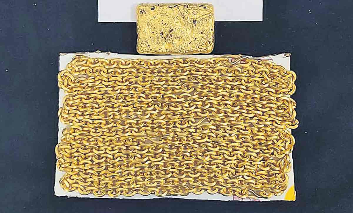 శంషాబాద్‌లో 3 కిలోల బంగారం స్వాధీనం