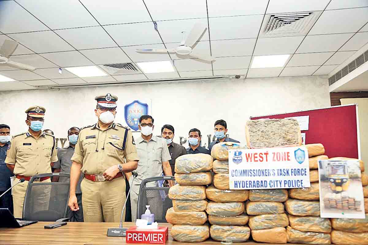 మత్తు విక్రయిస్తే.. పట్టుకొనుడు పక్కా..!