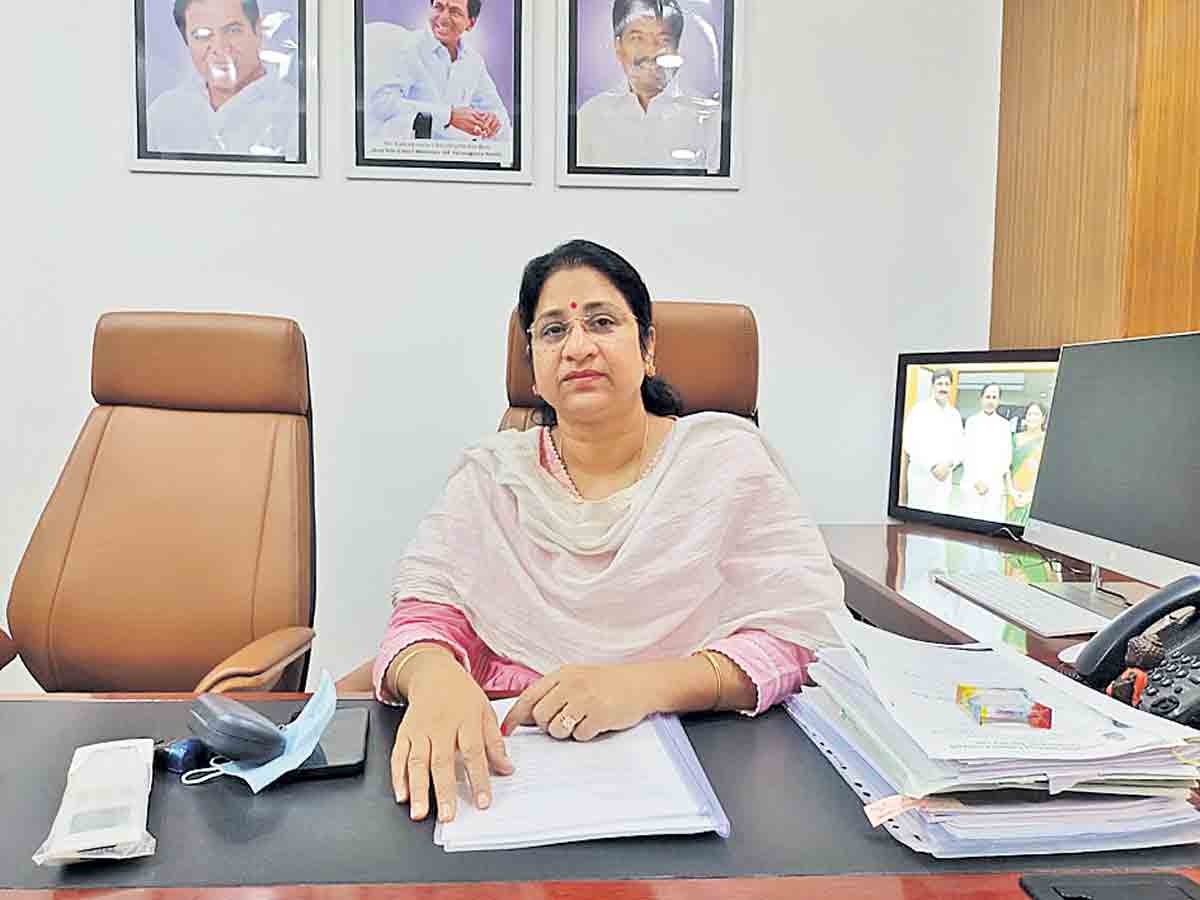 అధికారిక కార్యక్రమాలకు సమాచారం ఇవ్వడంలేదు