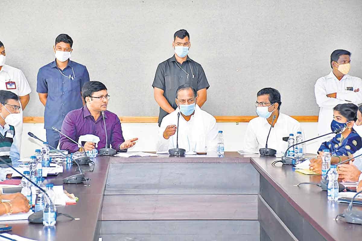 అర్హులైన వారందరికీ డబుల్‌ బెడ్రూమ్‌ ఇండ్లు