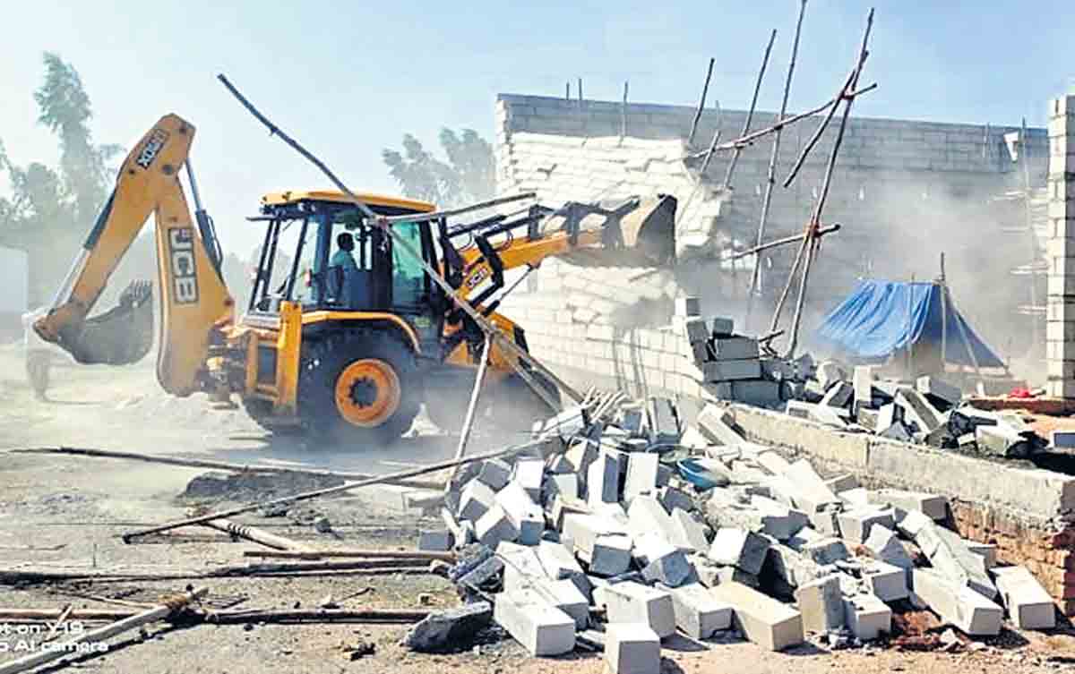 కొరడా ఝుళిపిస్తున్న హెచ్‌ఎండీఏ