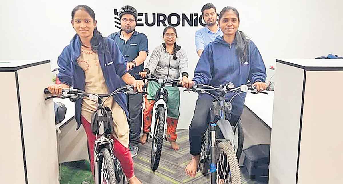 రేపటితరం కోసం..సైకిల్‌ సవారీ