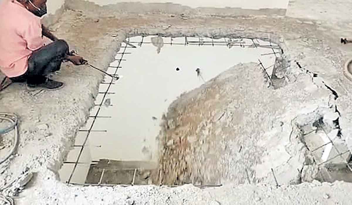 నిజాంపేటలో.. అక్రమ నిర్మాణాలు కూల్చివేత