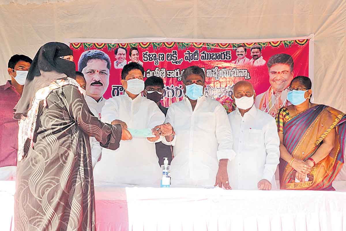 దళిత సాధికారతకు.. దళితబంధు