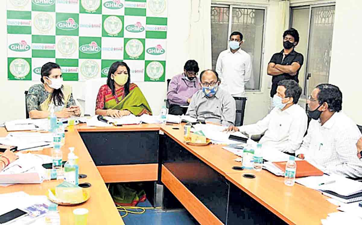 అభివృద్ధి పనులు వేగవంతం చేయాలి