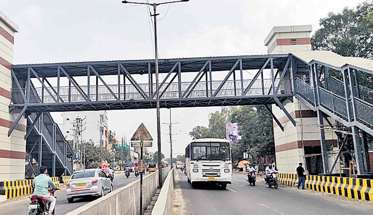 పూర్తైన ఫుట్‌ఓవర్‌ బ్రిడ్జి పనులు