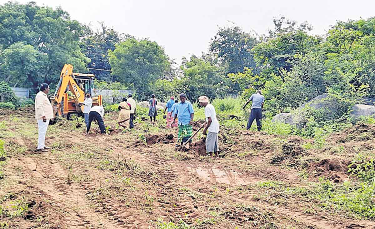 వందరోజుల్లో 3772 మందికి ఉపాధి