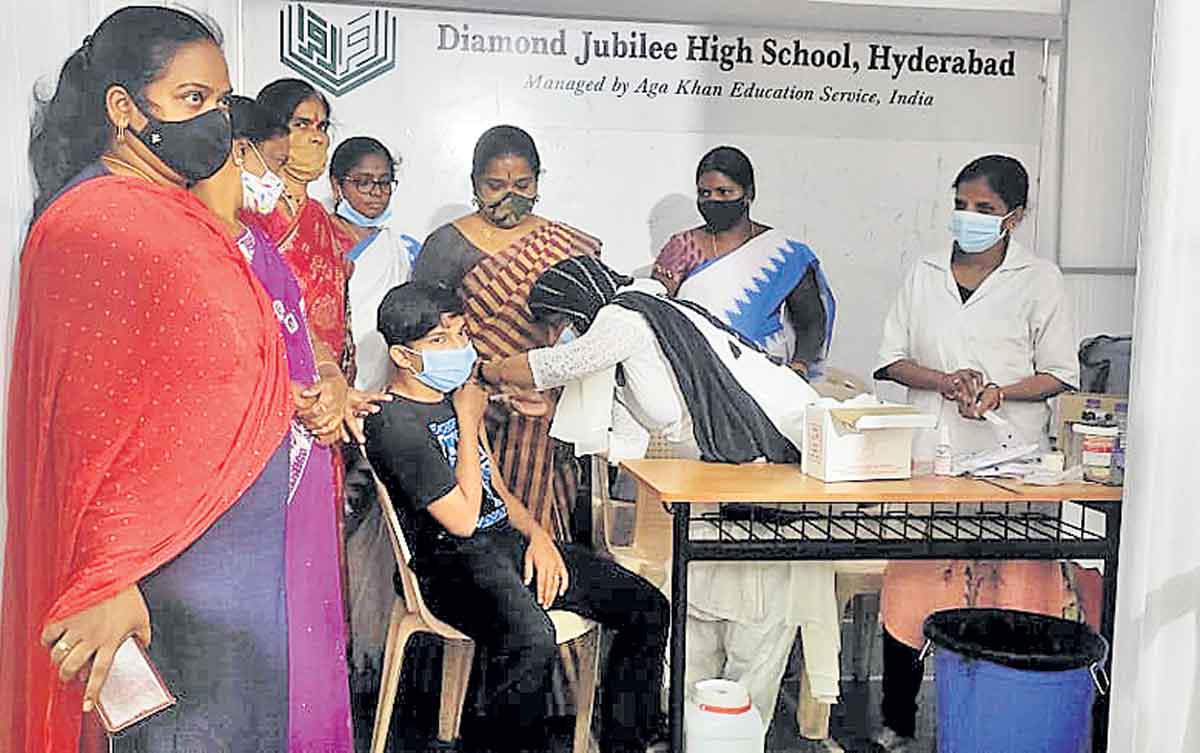 కరోనా కట్టడికి.. పకడ్బందీ చర్యలు