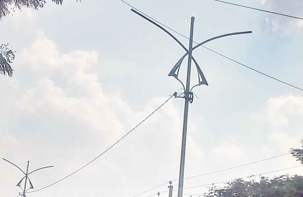 ఎమ్మెల్యే చొరవతో సెంట్రల్‌ లైటింగ్‌ సిస్టం