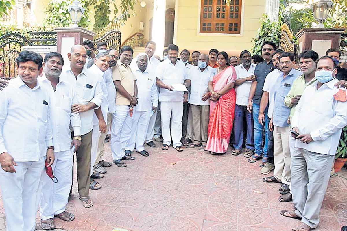 బోనాల కాంప్లెక్స్‌ పరిస్థితులను సరిదిద్దుతా..