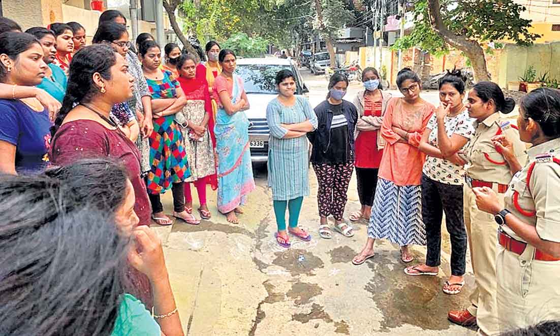చిన్ననాటి స్వప్నం పట్టుదలతో సాకారం