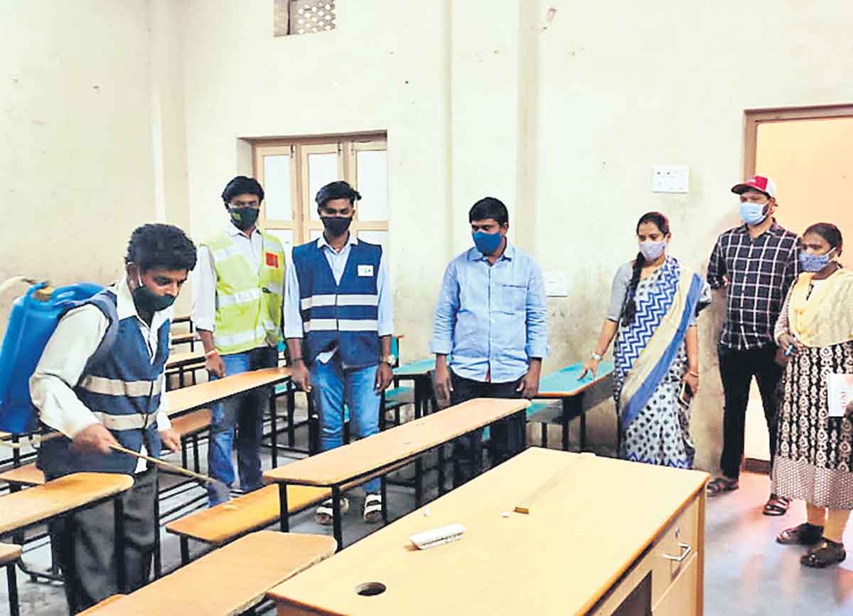 ముగిసిన సెలవులు.. నేటి నుంచి చదువులు