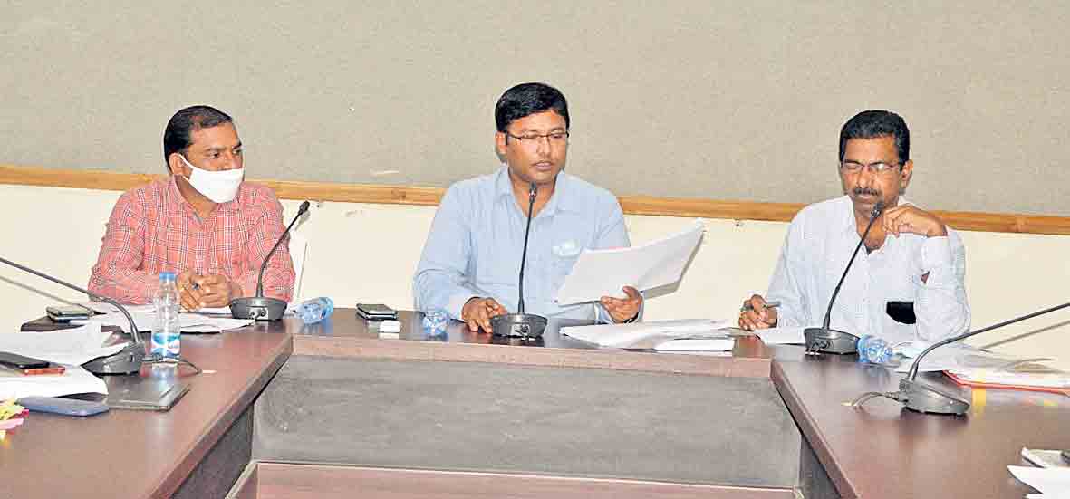 చెరువులను పరిరక్షించాలి