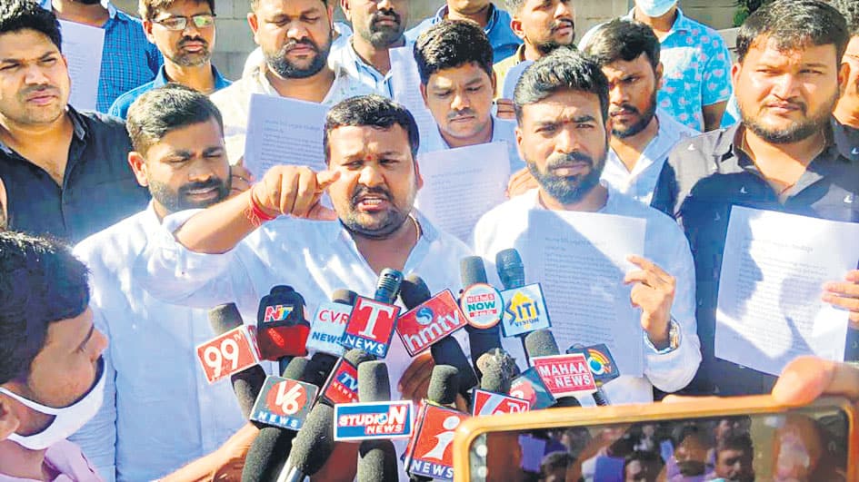 నిరుద్యోగులపై బీజేపీ మొసలి కన్నీరు