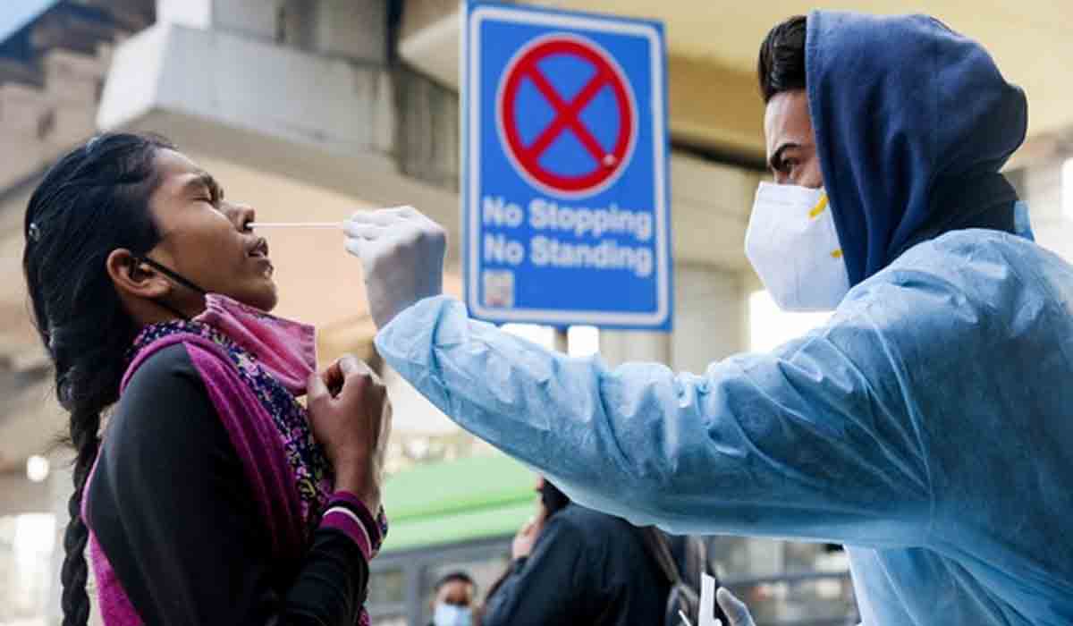 రెండు వారాల్లో క‌రోనా మ‌రింత‌ తీవ్రం.. ఒక్క‌రూ నిశ్చింత‌గా ఉండ‌ర‌ట‌..!